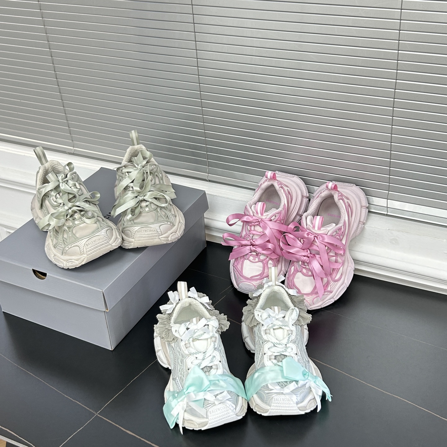 발렌시아가 3XL 레이스 스니커즈