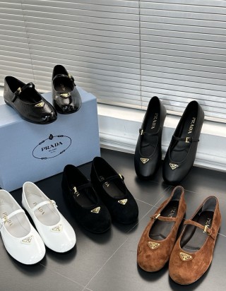프라다 나파 가죽 발레리나 슈즈