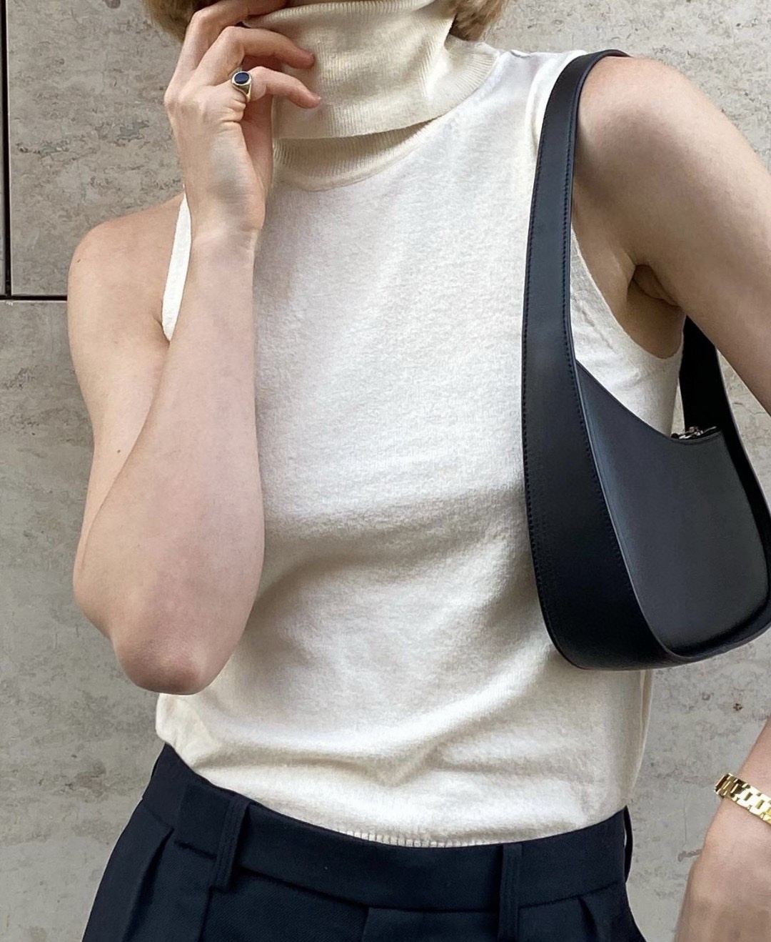 더로우 하프문 백