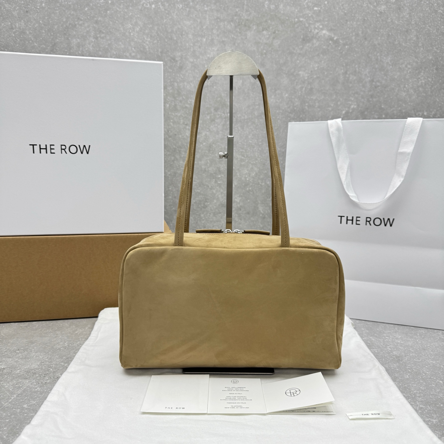 더로우 아스트라 백