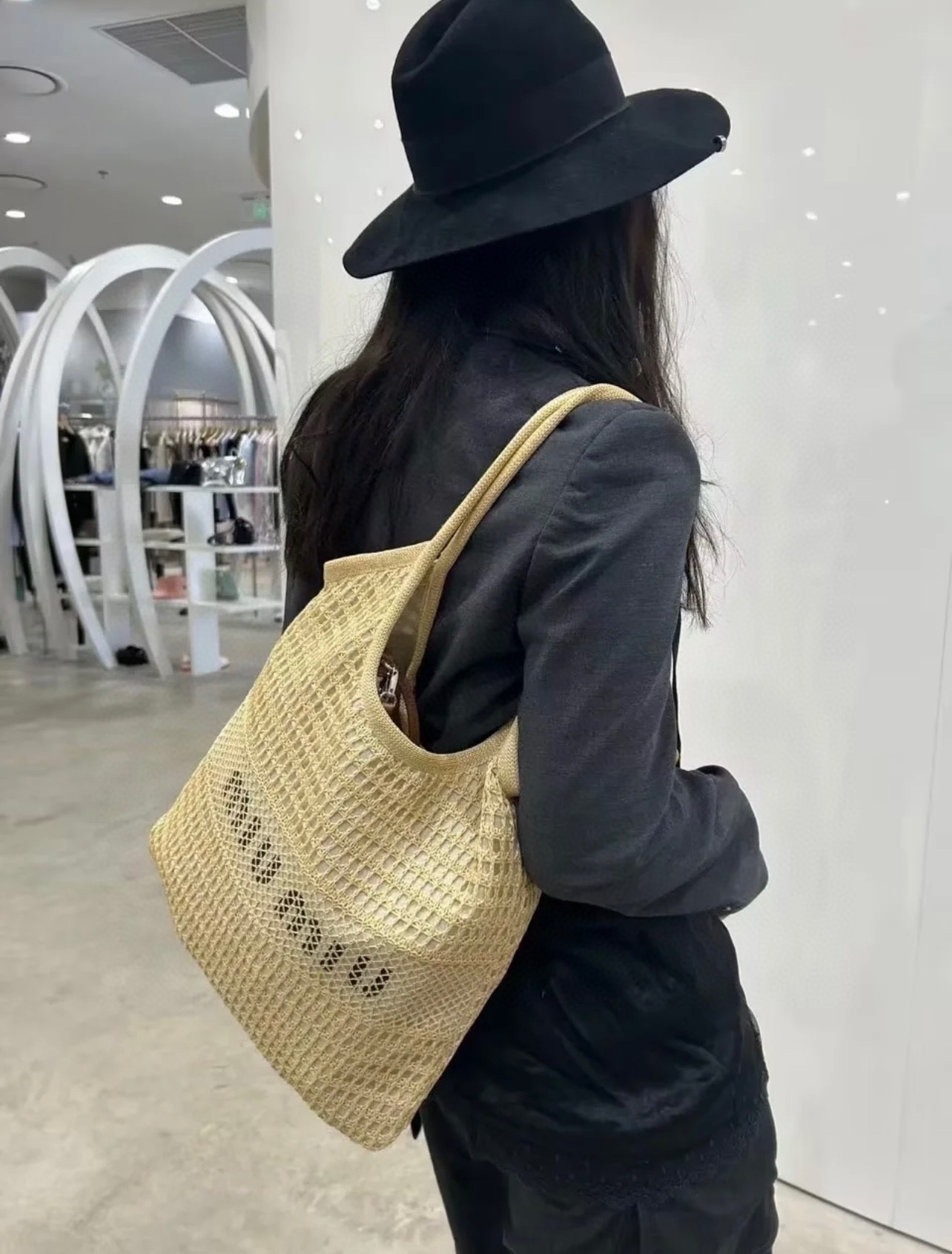 미우미우 아이비 라피아 효과 리넨 백