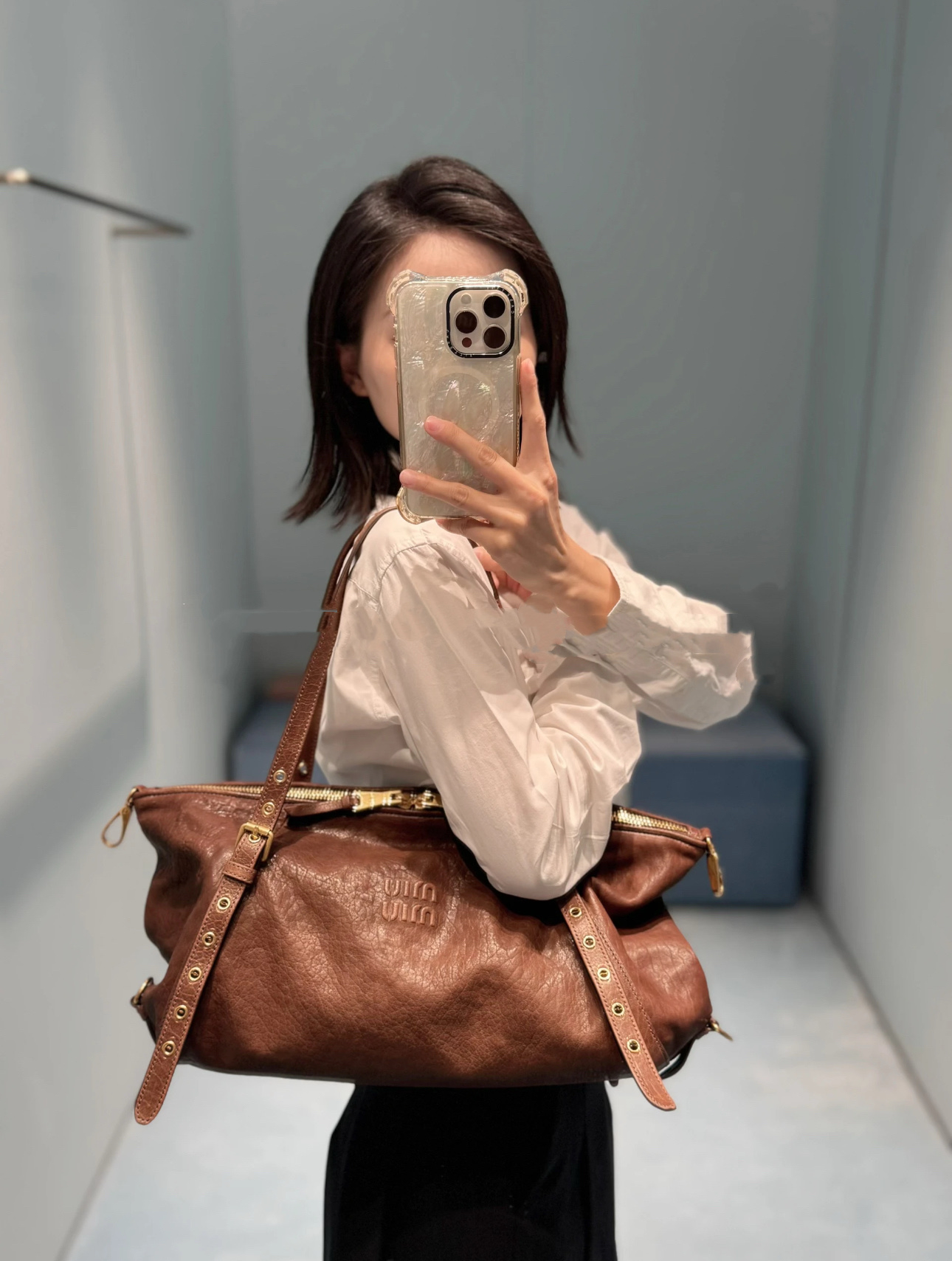 미우미우 나파 레더 숄더 백