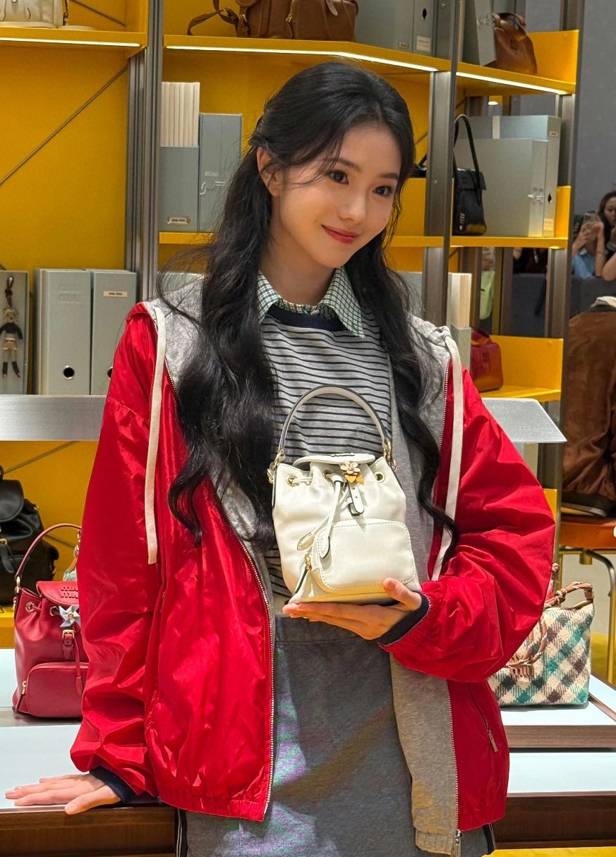 미우미우 가죽 미니 백팩