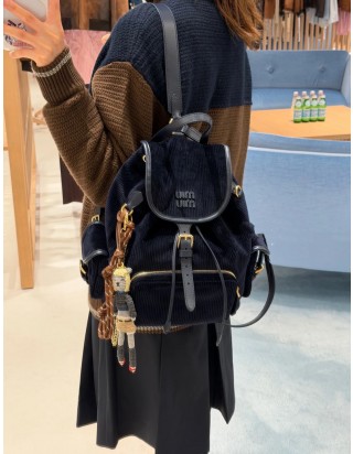 미우미우 가죽 미니 백팩 라지