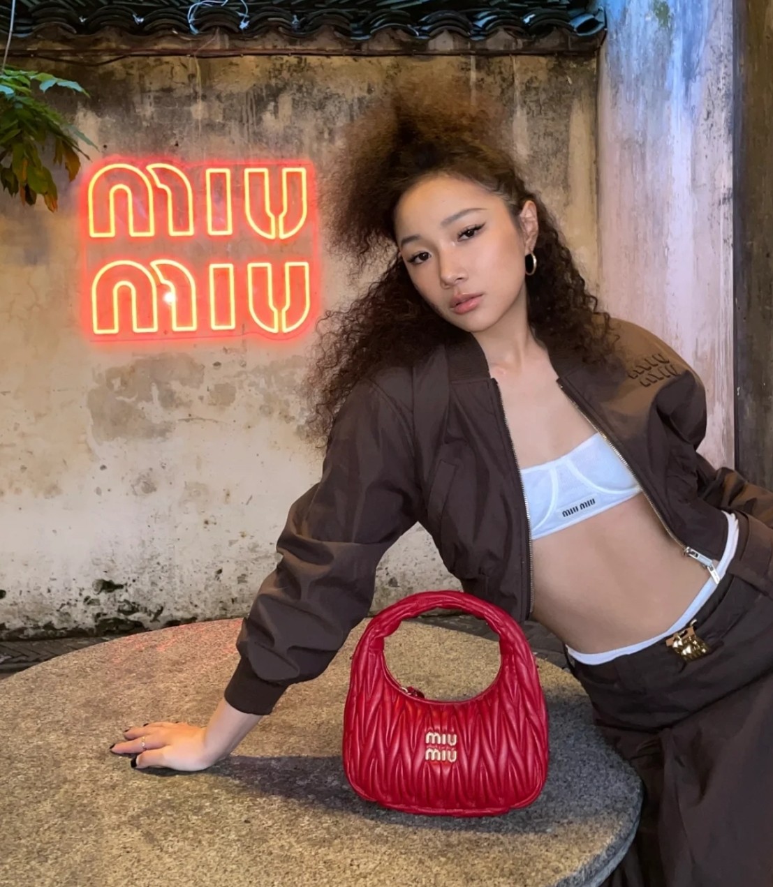 미우미우 완더 마테라세 나파 가죽 호보 백 스몰