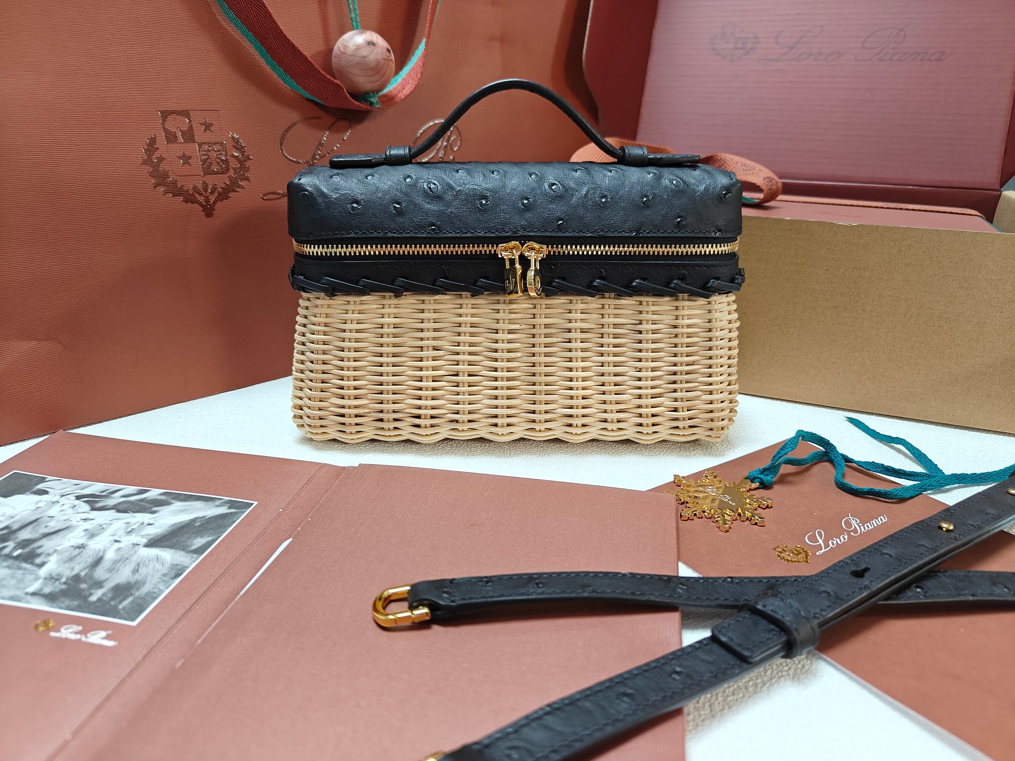 로로피아나 엑스트라 포켓 L19