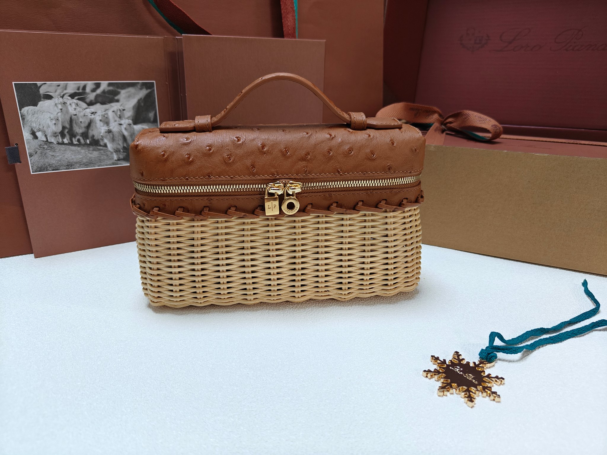 로로피아나 엑스트라 포켓 L19