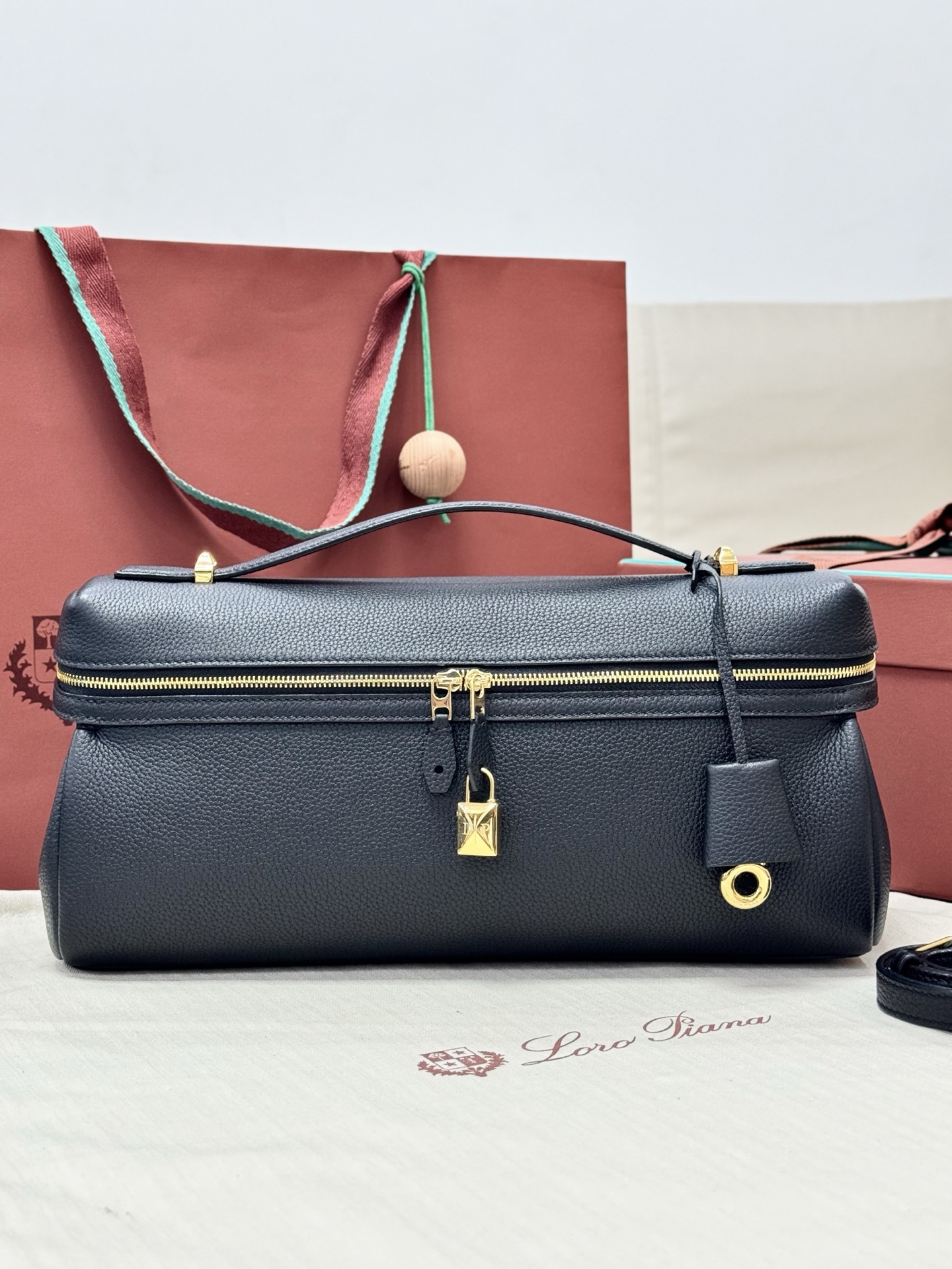 로로피아나 엑스트라 소프티 백 L33