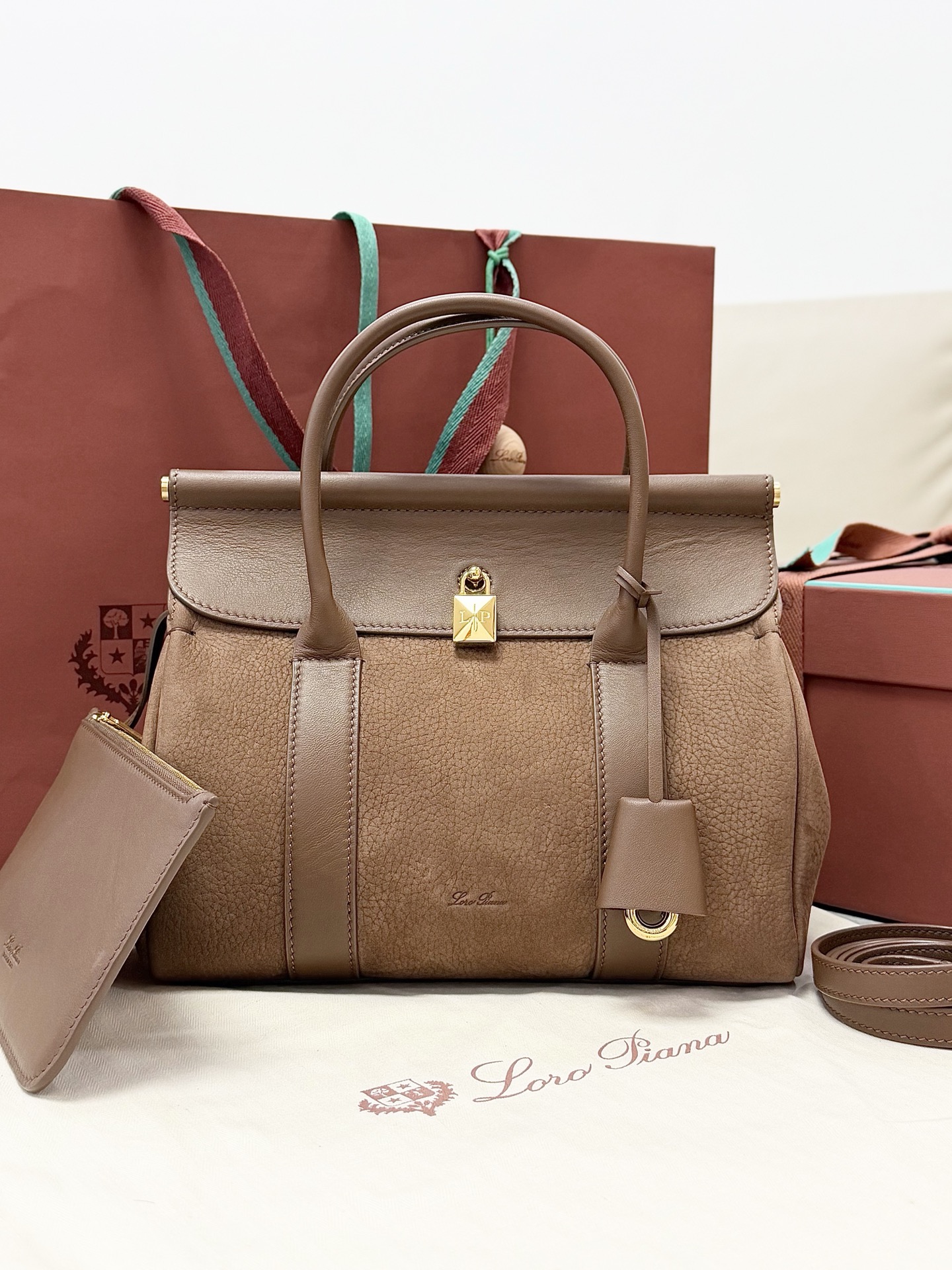 로로피아나 룸 백 L25