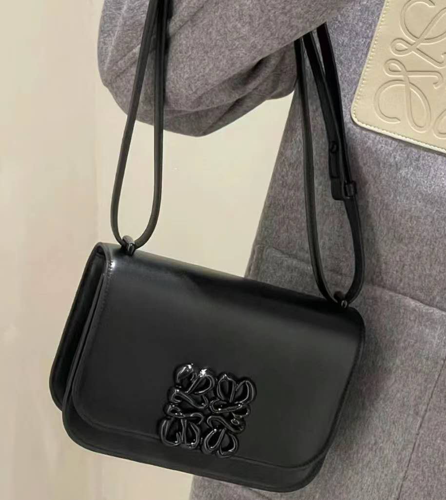 로에베 고야 백 스몰