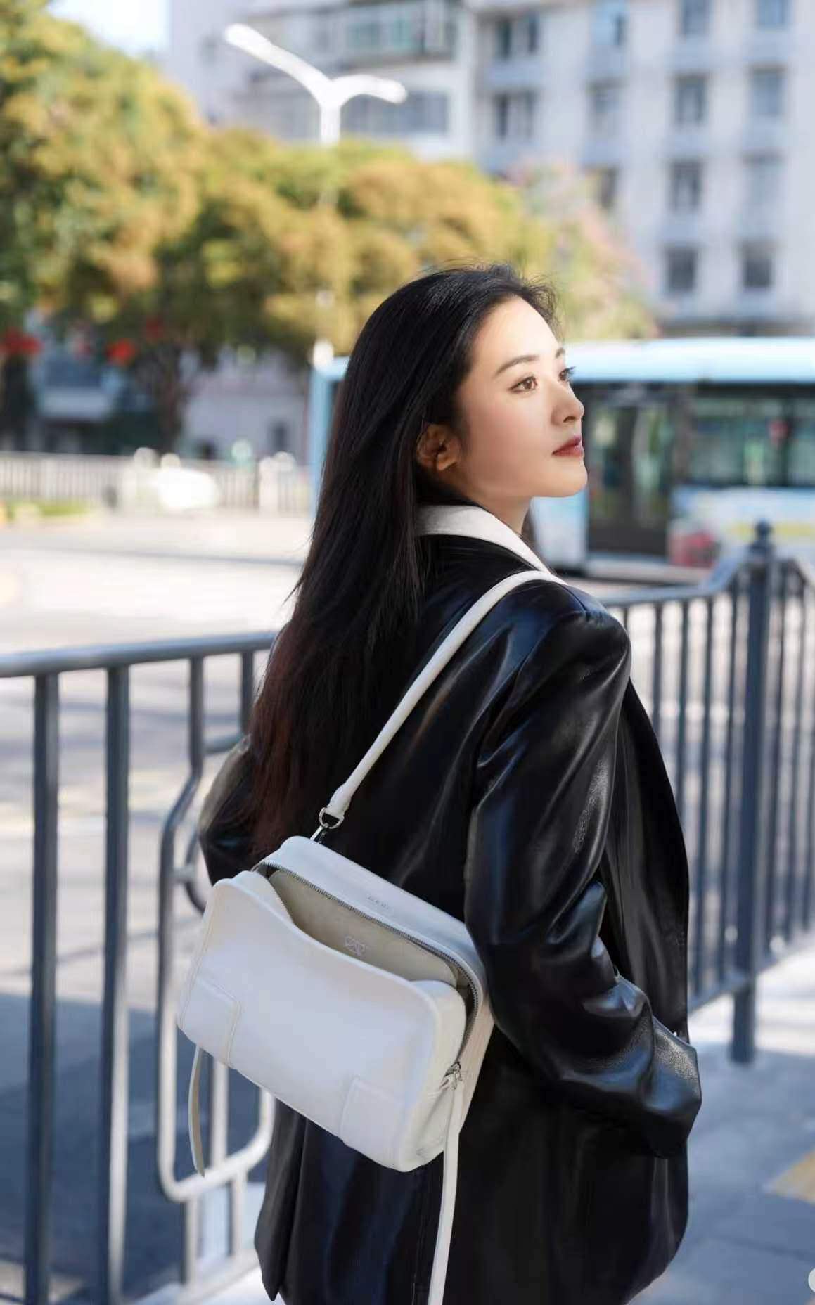 로에베 아마조나 180 백 스몰