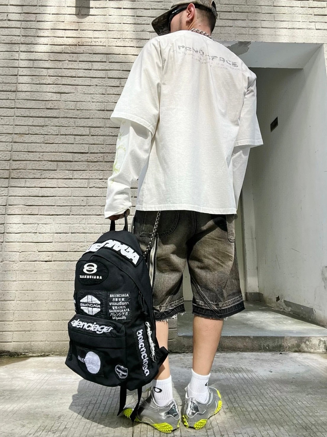 발렌시아가 익스플로러 멀티 패치 백팩
