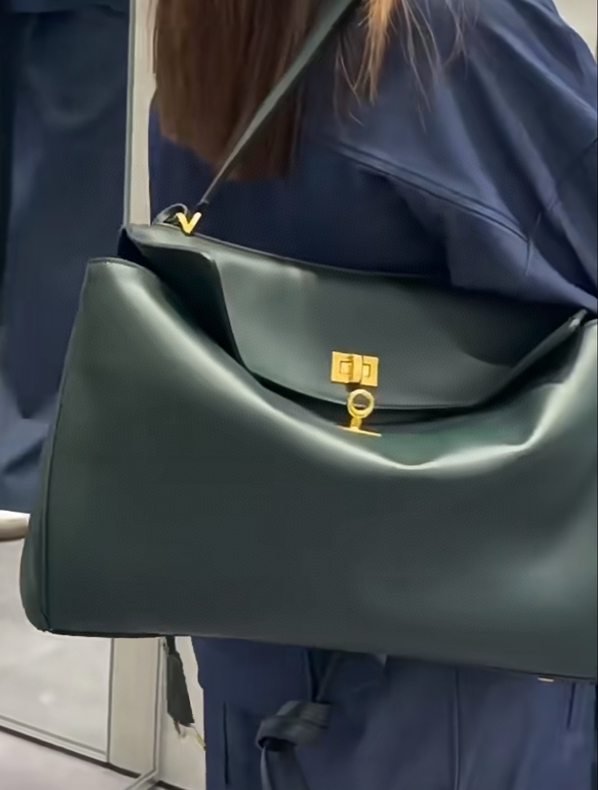 발렌시아가 로데오 핸드백 미디움