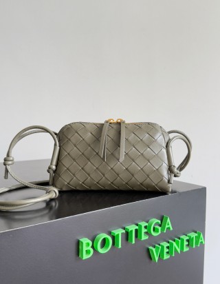 보테가 베네타 인트레치아토 콘서트 파우치