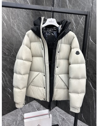 몽클레어 마데이라 후드 쇼트 다운 재킷